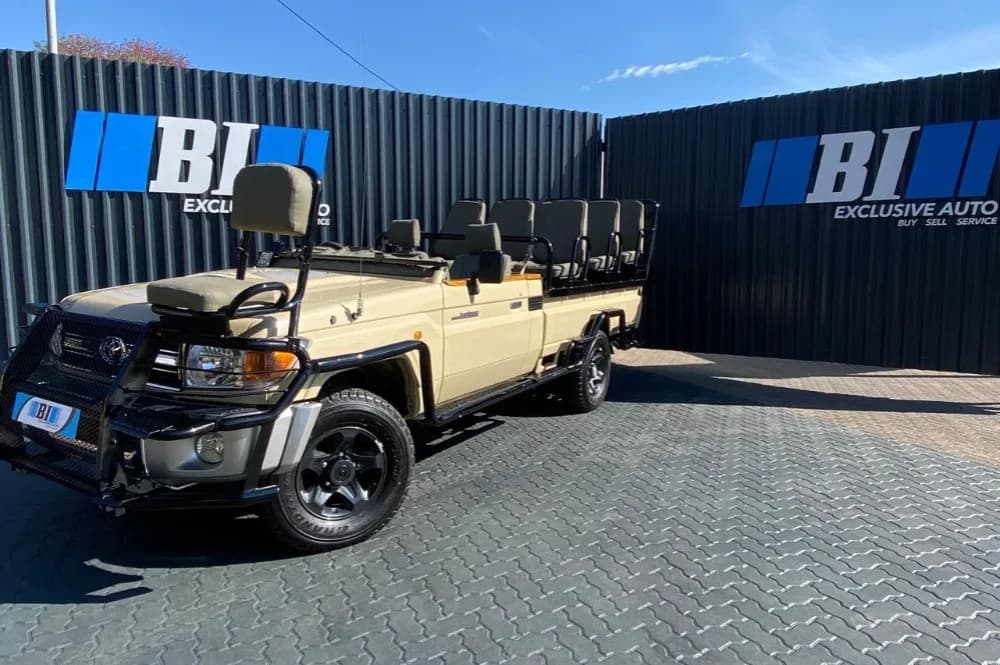 2012 Toyota Land Cruiser 79 4.2D Game Viewer